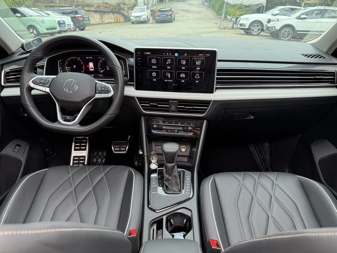 Volkswagen 2023 Tiguan L R-Line 2.0TSI 330TSI Two-Drive R-Line Yuexiang Edition (Revised) Automatic Gear 6