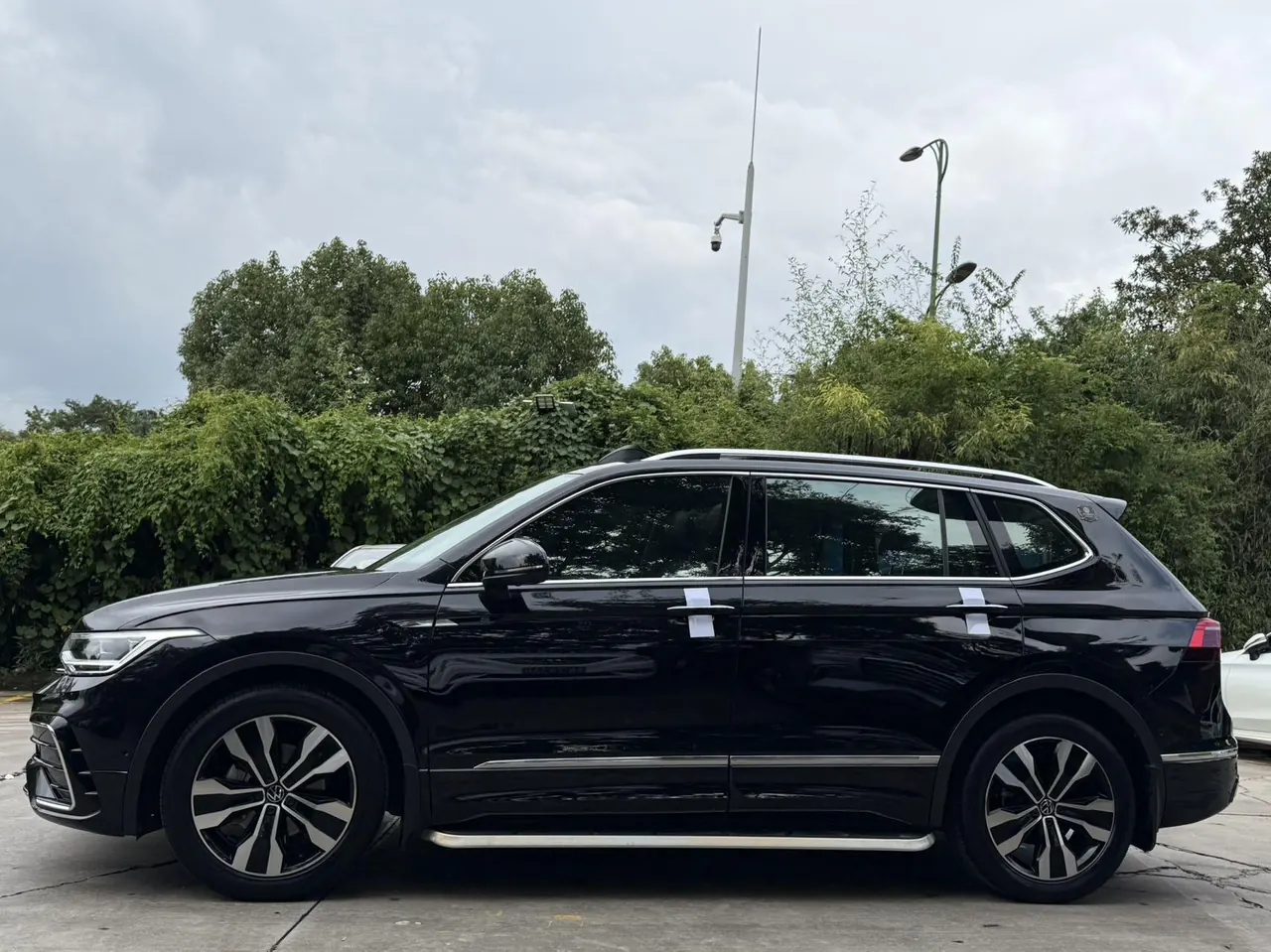 Volkswagen 2023 Tiguan L R-Line 2.0TSI 330TSI Two-Drive R-Line Yuexiang Edition (Revised) Automatic Gear 7