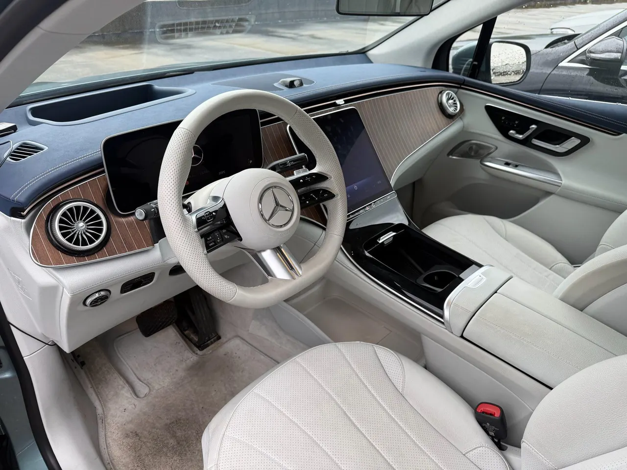 Mercedes Benz 2024 EQE SUV 500 4MATIC EQE SUV 500 4MATIC Deluxe Edition Automatic 5