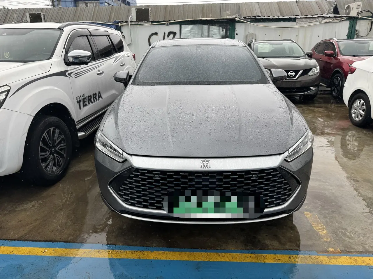 BYD 2023 Qin PLUS DM-i 1.5 stepless champion version Exceed 120KM automatic gear 2