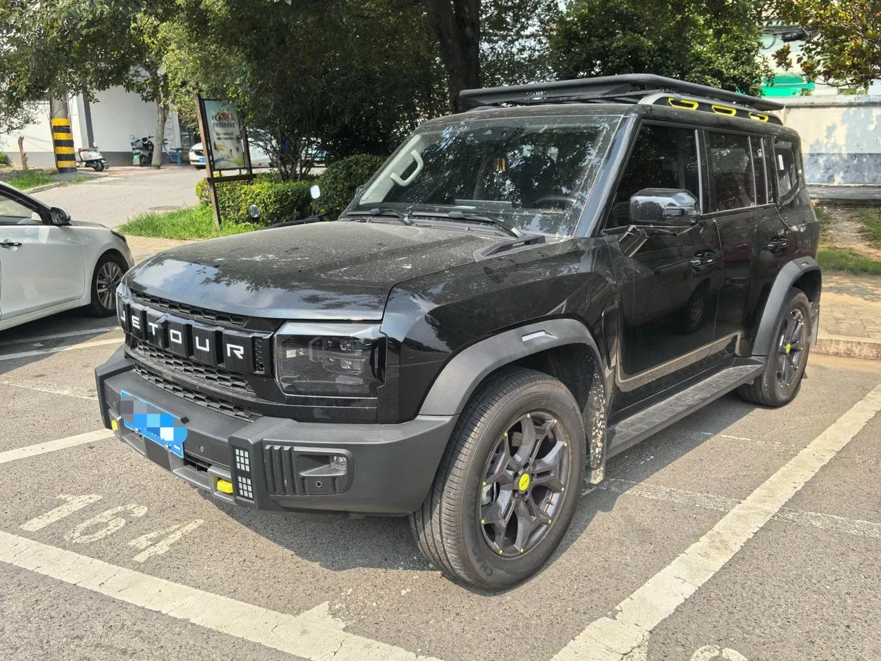 Open image lightbox: Jetour 2023 Traveler 2.0T Four-Wheel-Drive Cross-Country PRO Automatic