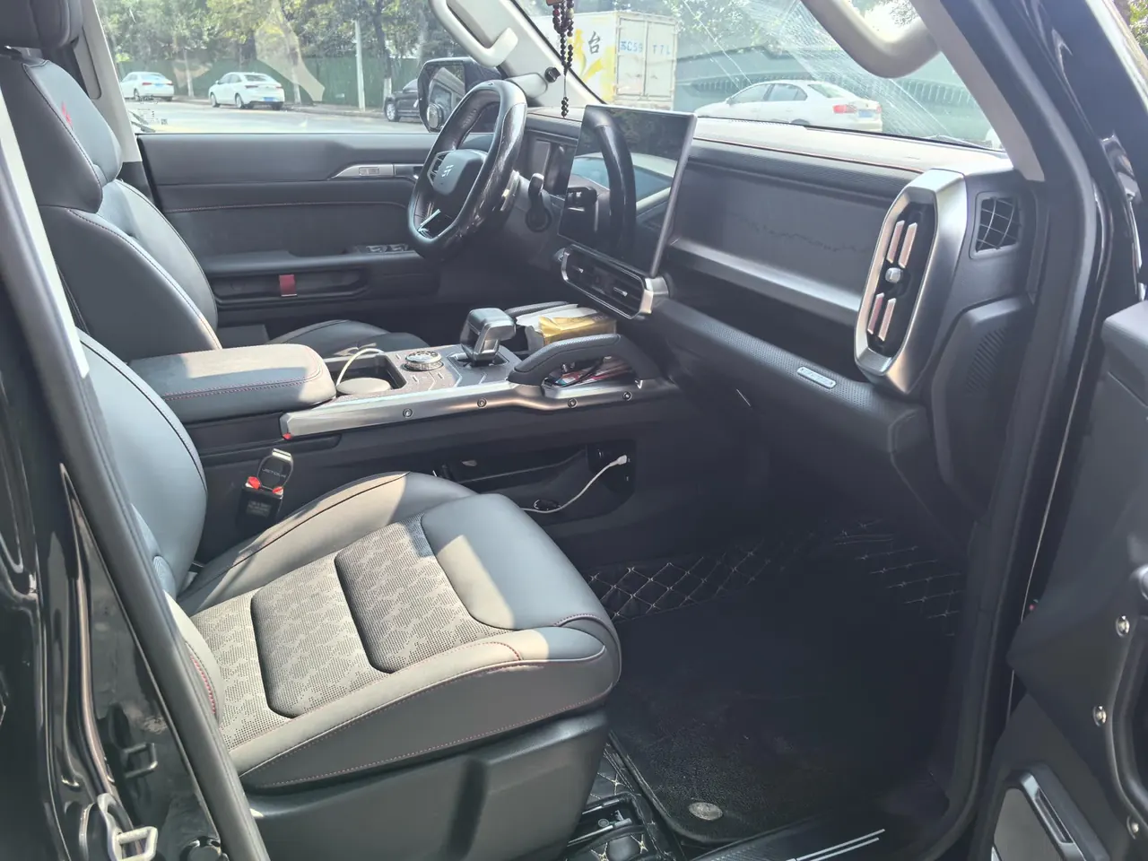 Jetour 2023 Traveler 2.0T Four-Wheel-Drive Cross-Country PRO Automatic 3