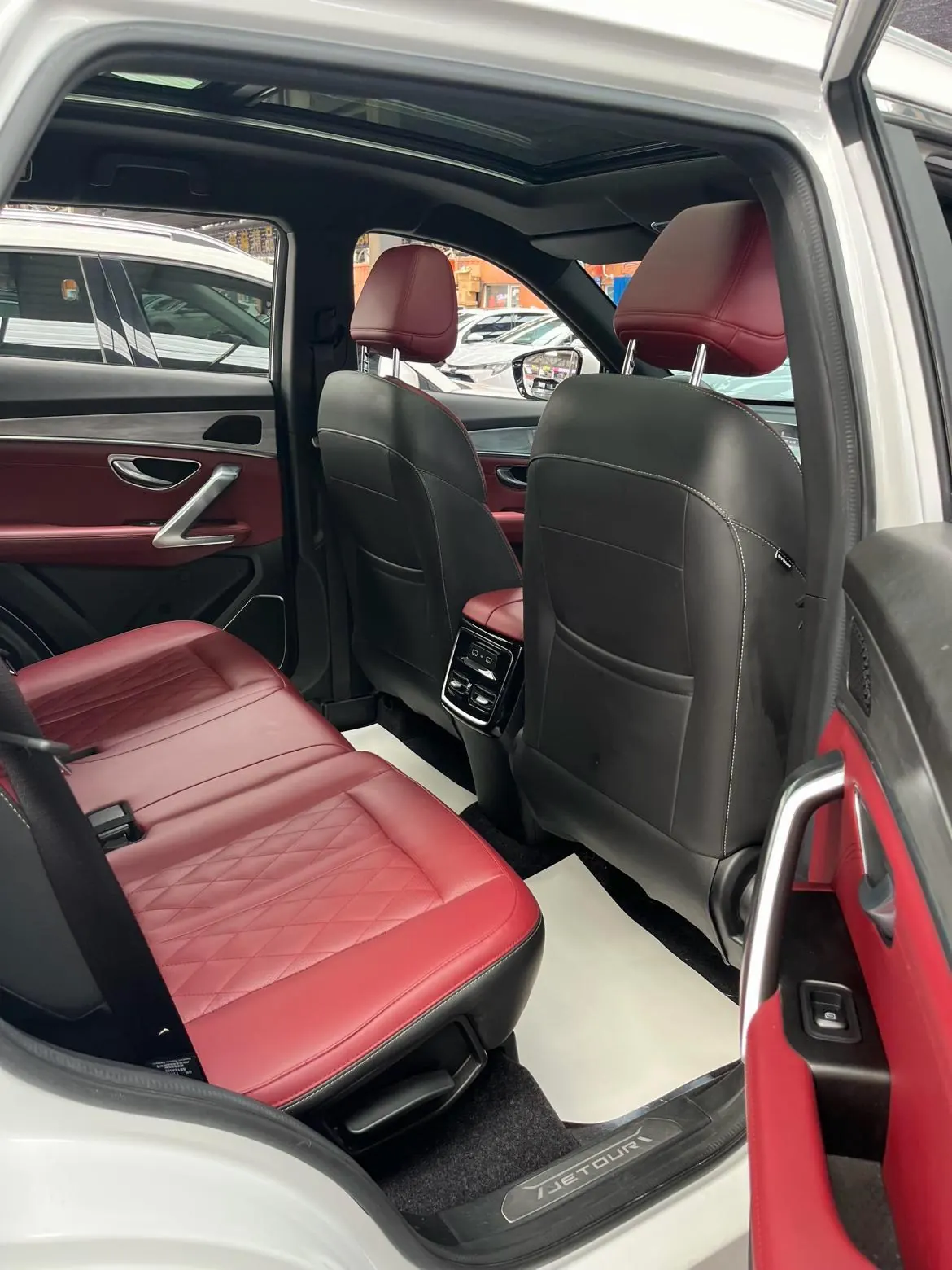 Jetour 2023 X70 PLUS 1.5T Brave PLUS7 Automatic Gear 8