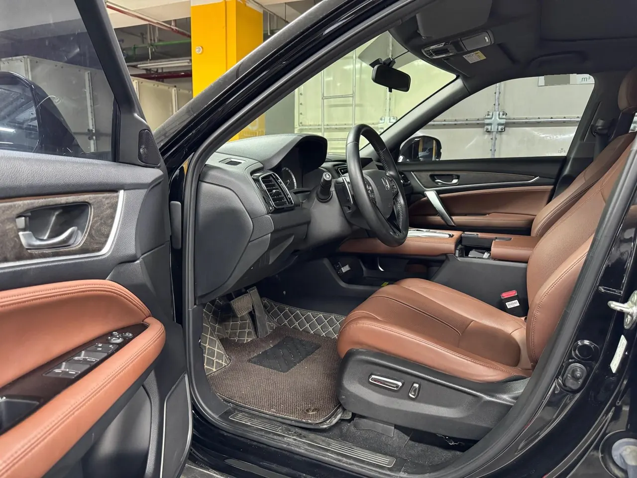 Honda 2020 UR-V 2.0T 370TURBO two-drive elegant version of automatic gear 3