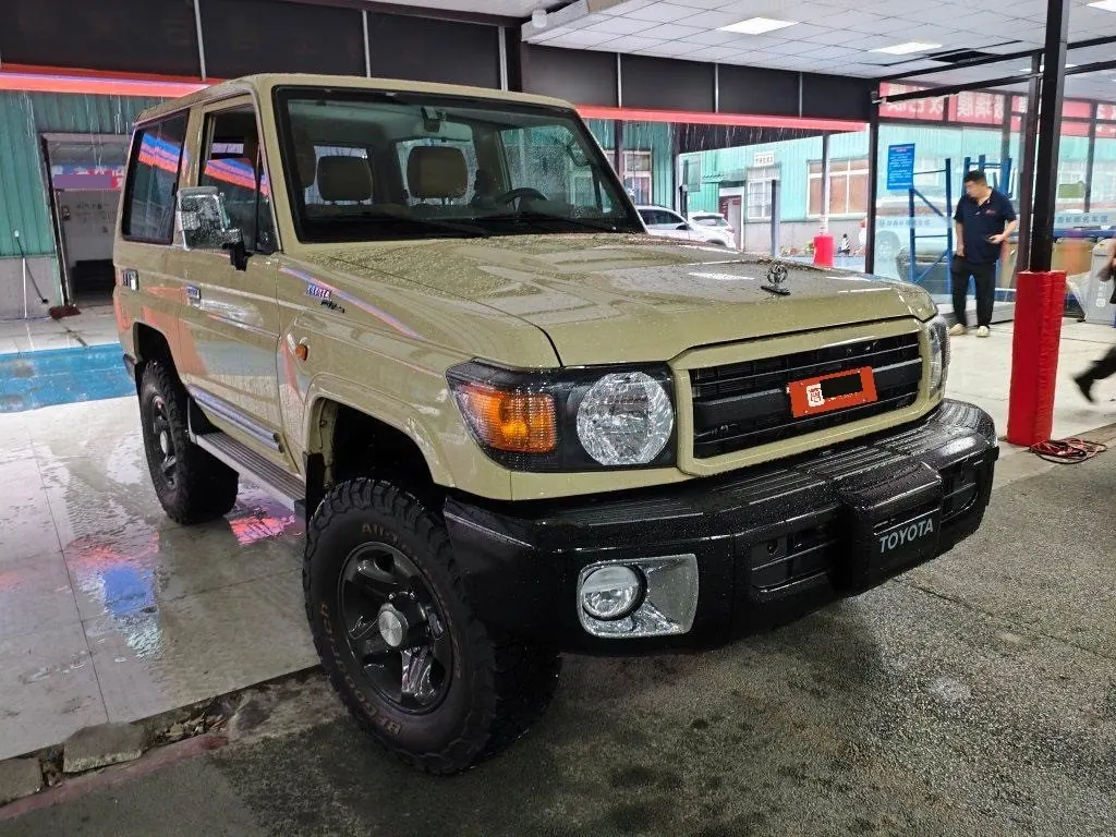 Toyota Land Cruiser (Imported) 2020 Land Cruiser 4.0 Middle East Manual 2