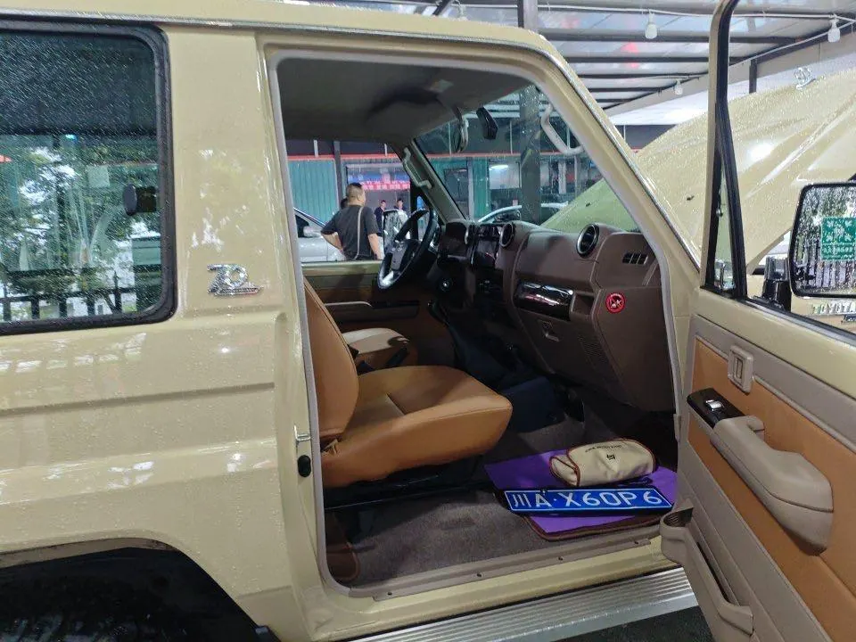 Toyota Land Cruiser (Imported) 2020 Land Cruiser 4.0 Middle East Manual 6
