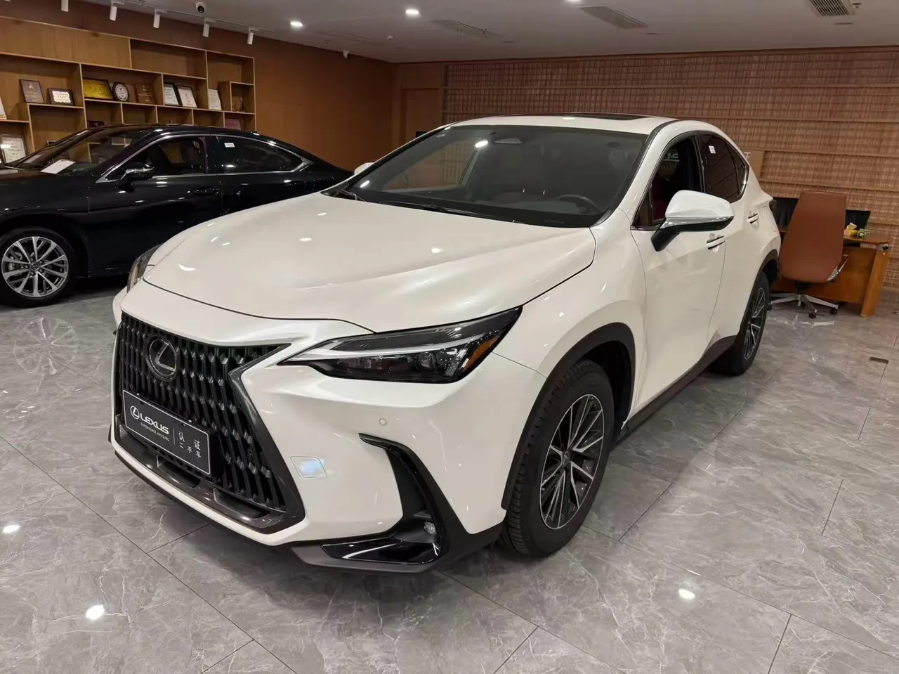 打开图片灯箱:Lexus NX (Imported) 2023 NX350h 2.5 Stepless Chuangyue Edition Automatic Gear