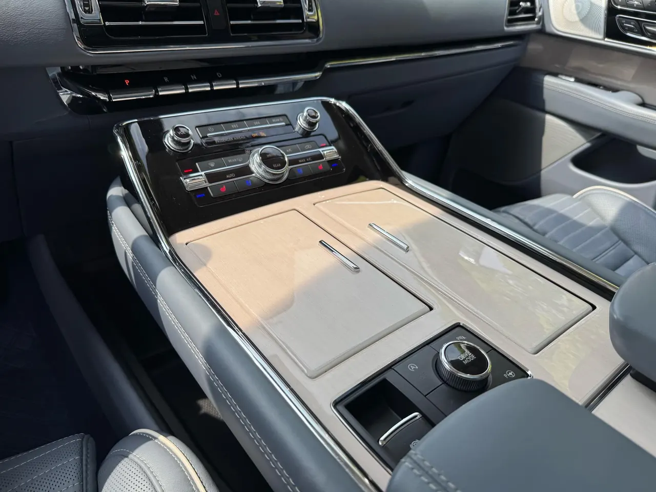 Lincoln Navigator (Imported) 2020 Navigator 3.5T Presidential Series Automatic Gear 12