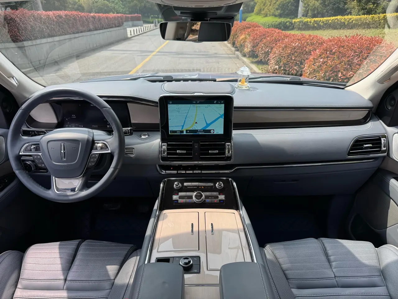 Lincoln Navigator (Imported) 2020 Navigator 3.5T Presidential Series Automatic Gear 15