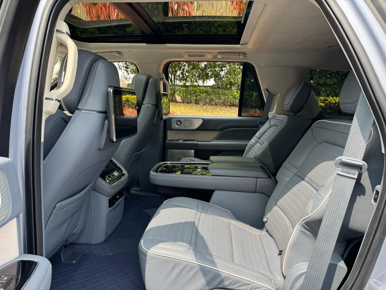 Lincoln Navigator (Imported) 2020 Navigator 3.5T Presidential Series Automatic Gear 16