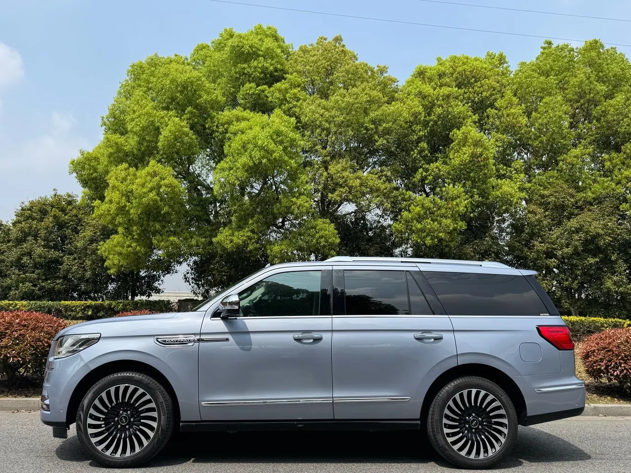 Lincoln Navigator (Imported) 2020 Navigator 3.5T Presidential Series Automatic Gear 3