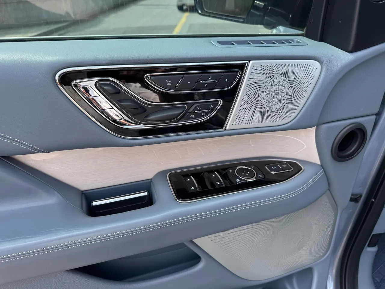 Lincoln Navigator (Imported) 2020 Navigator 3.5T Presidential Series Automatic Gear 8