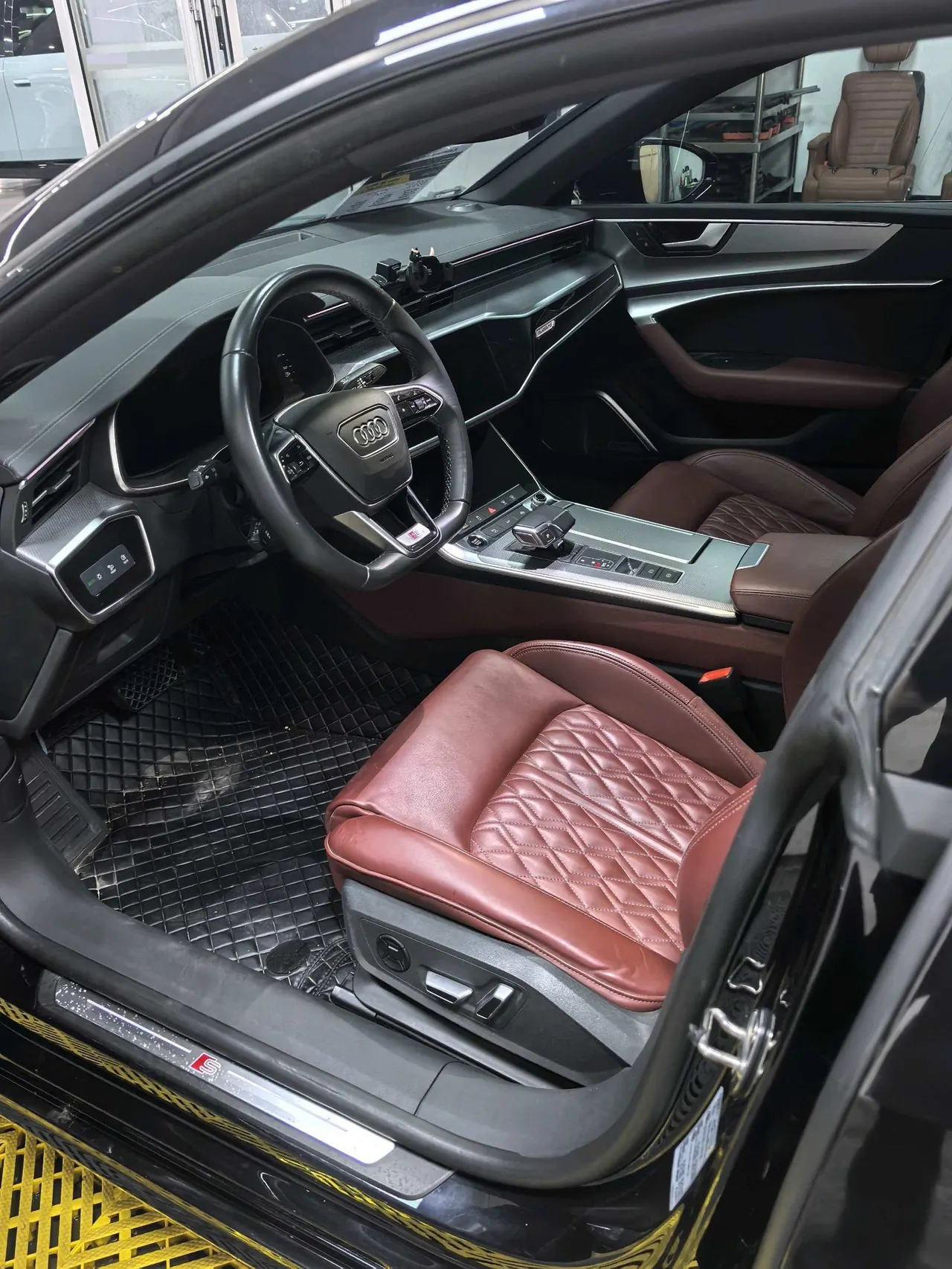 Audi 2024 A7L 2.0TFSI 45TFSI Quattro S-line Black Samurai Edition Automatic Gear 2