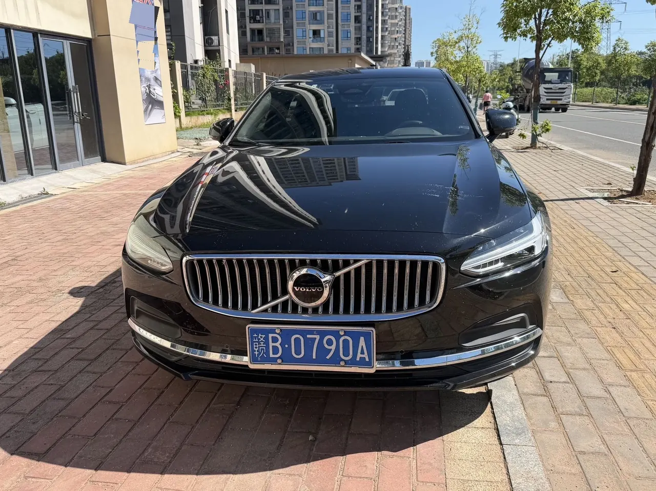 Volvo 2023 S90 48V 2.0T B5 Zhiyi Deluxe Edition Automatic Gear 2