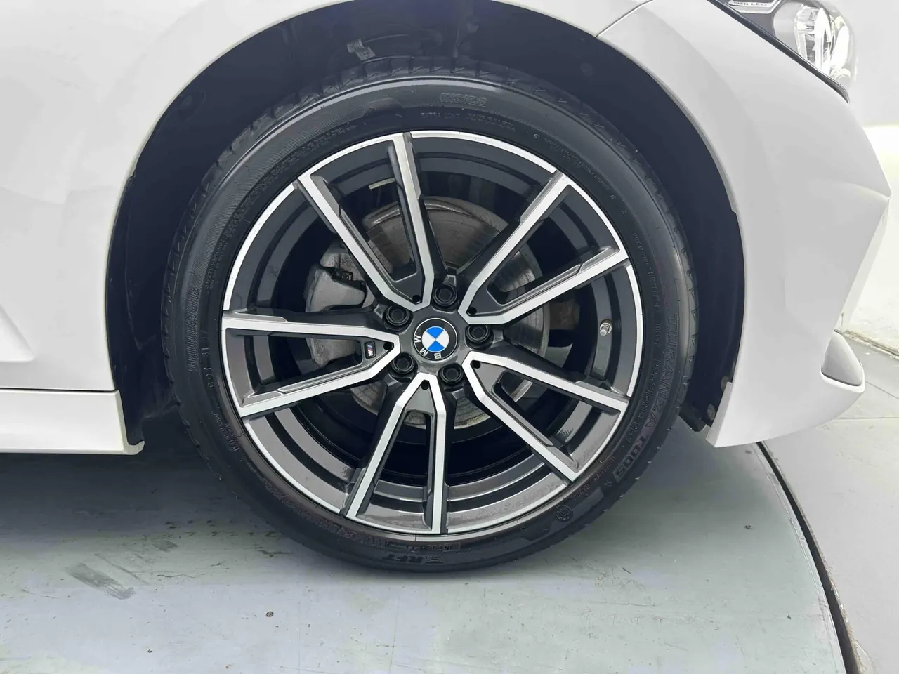 BMW 3 Series 2023 320Li 2.0T M Sports Suit Automatic Gear 9