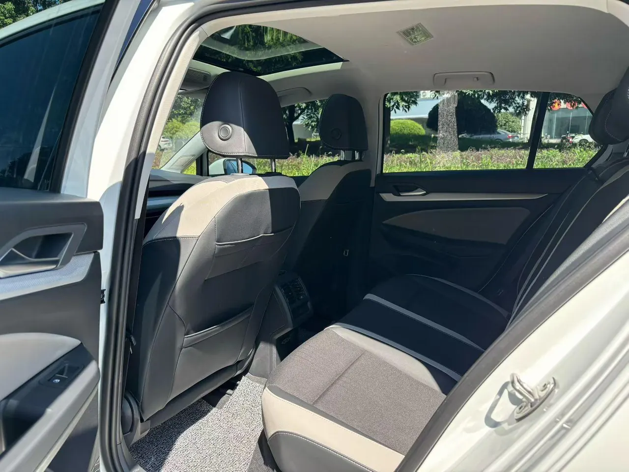 Volkswagen 2023 Golf 8 PRO 1.2TSI 200TSI (Modified) Automatic Gear 5