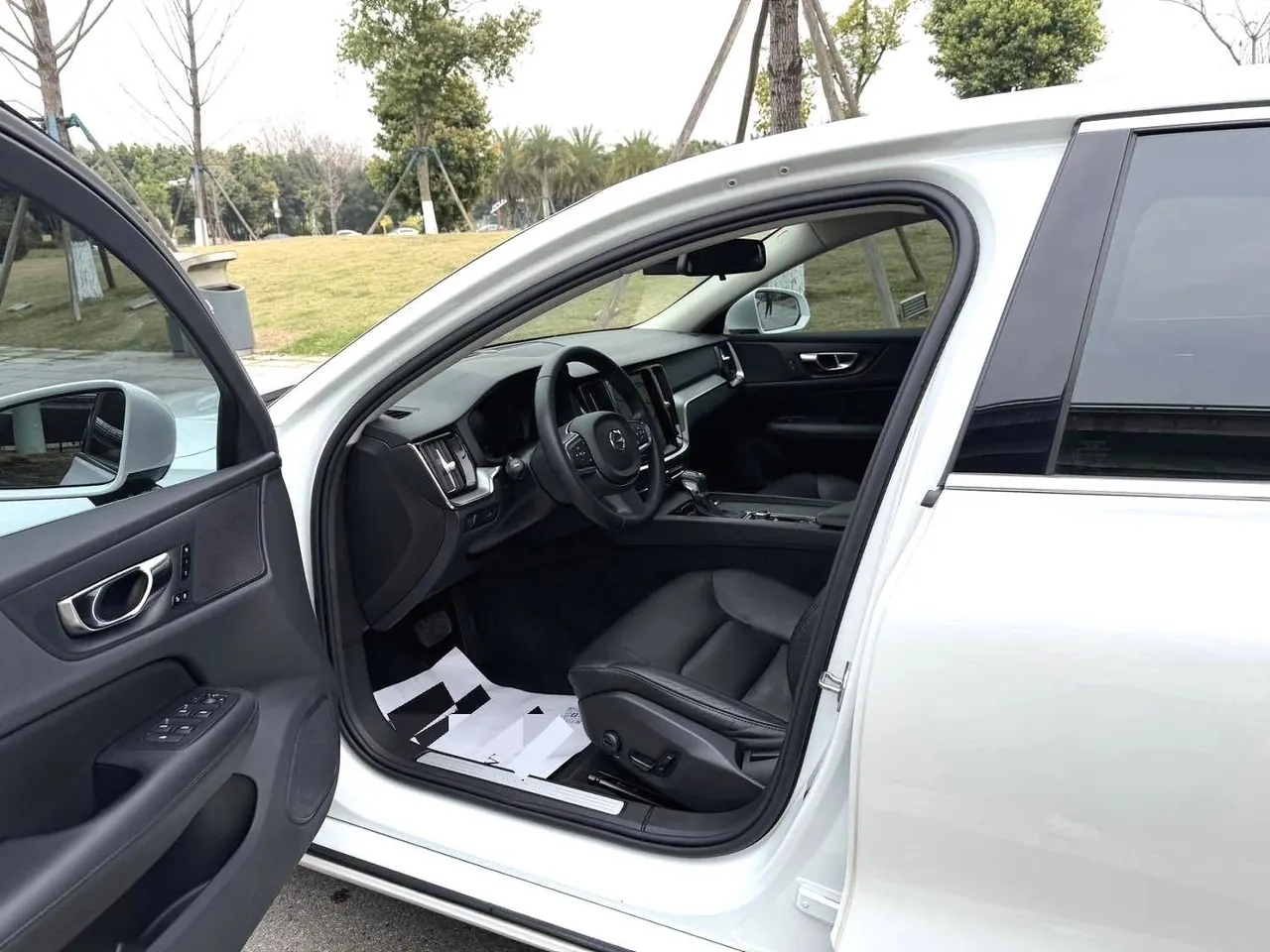 Volvo 2020 S60 2.0T T4 Zhiyuan Deluxe Edition Automatic Gear 3