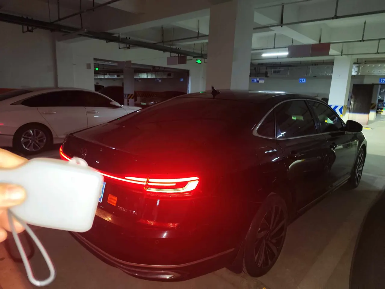 Volkswagen 2023 Passat 2.0TSI 330TSI Elite Edition (Modified) Automatic Gear 4