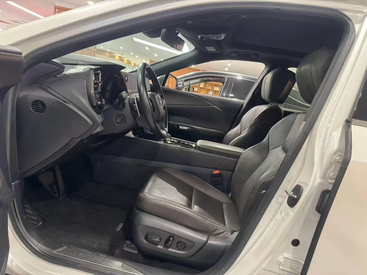 Lexus RX (Imported) 2023 RX350 2.5 Stepless Four-wheel Drive Alcohol Edition Automatic Gear 2
