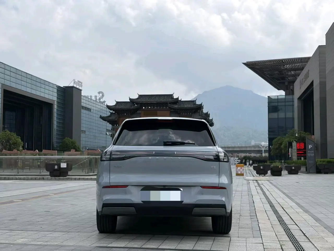 Geely Galaxy 2024 E 5 440km sailing version automatic gear 8