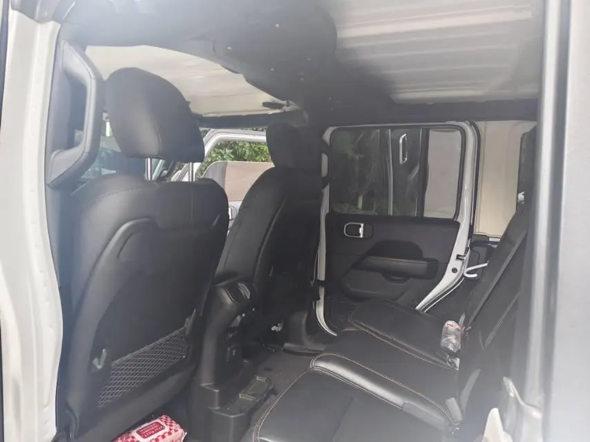 Jeep herdsman (imported) 2024 herdsman 2.0T Sahara four-door automatic gear 5