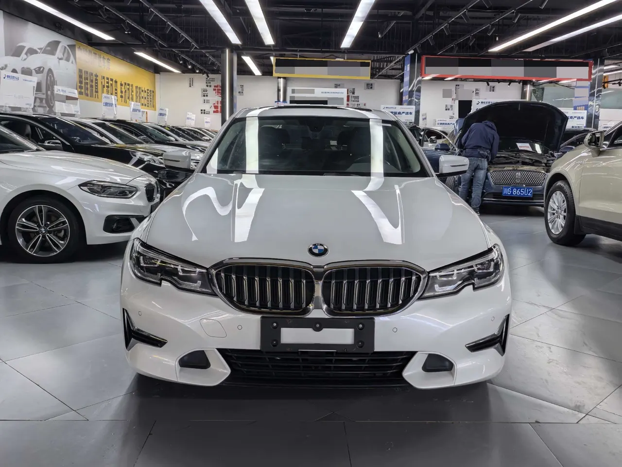 BMW 3 Series 2020 325Li 2.0T First Edition (Revised) Automatic Gear 2