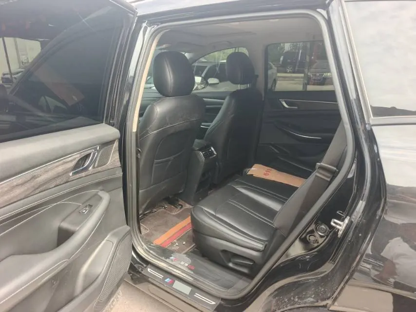 LanDian 2023 LanDian E5 1.5 stepless DE-i 100KM exclusive 7-seat automatic gear 3