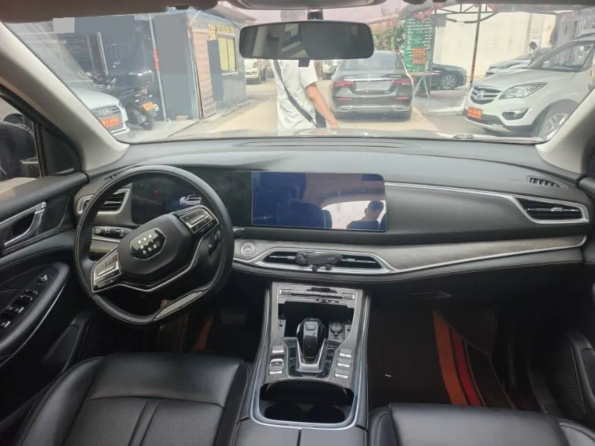 LanDian 2023 LanDian E5 1.5 stepless DE-i 100KM exclusive 7-seat automatic gear 6