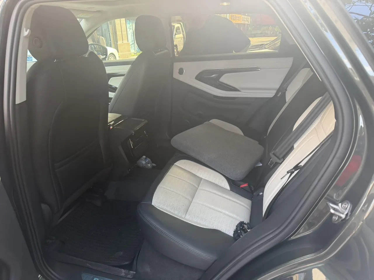 Land Rover 2021 Range Rover Aurora L 48V 2.0T 249PS R-Dynamic SE Deluxe Edition Automatic Gear 3