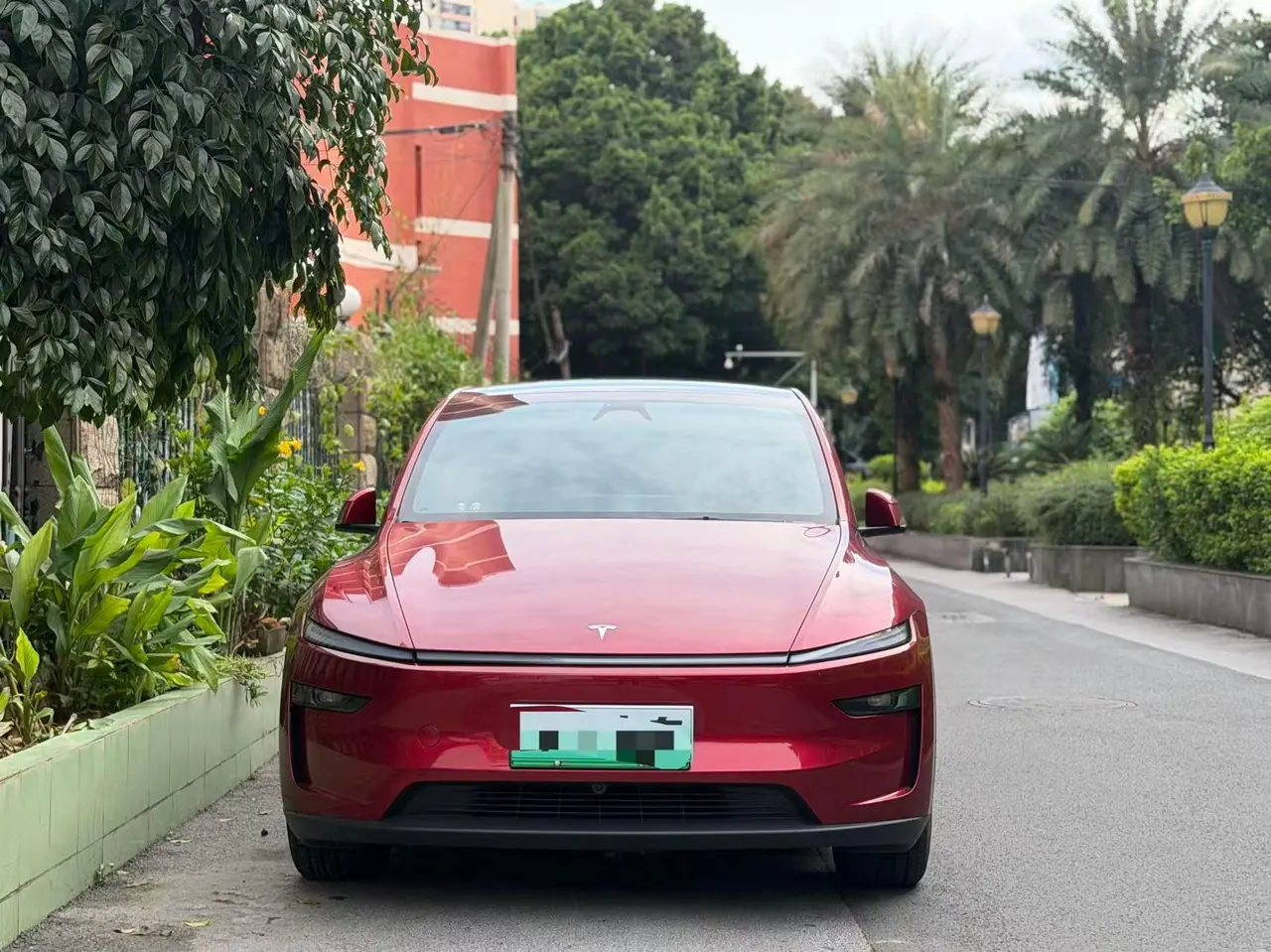 Tesla 2026 Model Y Long Range Rear-Wheel-Drive Automatic 2