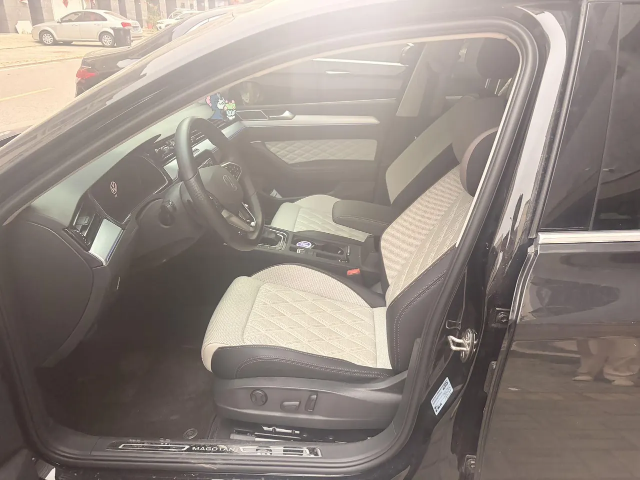 Volkswagen 2024 Magotan 2.0TSI 330TSI 2 million luxury automatic gear 5