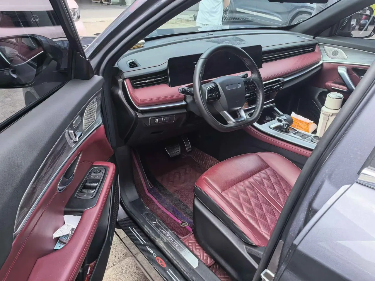 Jetour 2023 X70 PLUS 1.5T Brave PLUS5 Automatic Gear 2