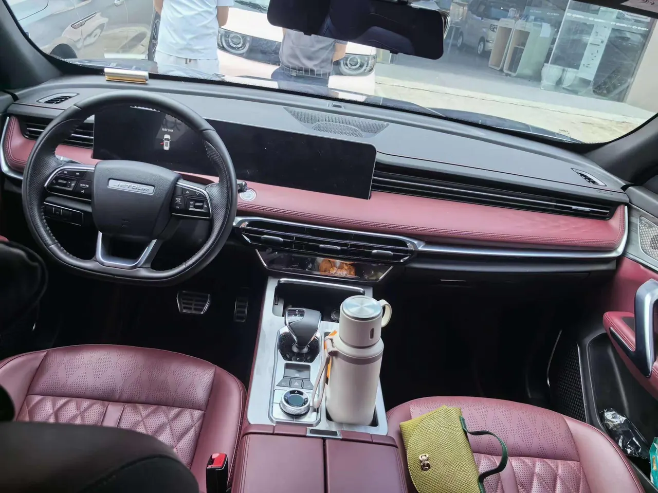 Jetour 2023 X70 PLUS 1.5T Brave PLUS5 Automatic Gear 3