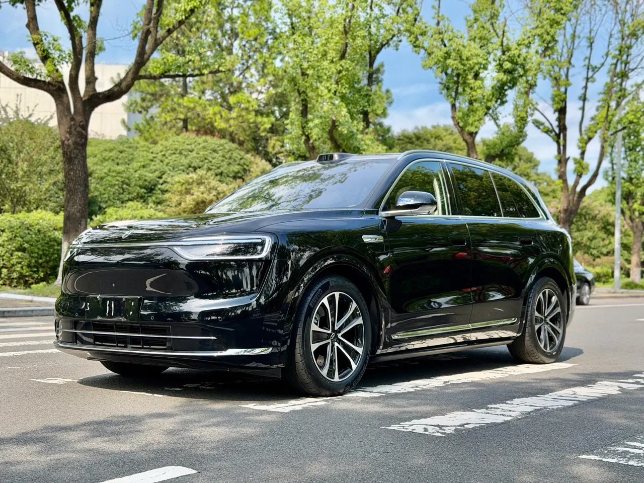 Open image lightbox: AITO 2026 AITO M7 extended range Ultra 4-wheel drive version 6 seats (192-line laser Radar) automatic gear