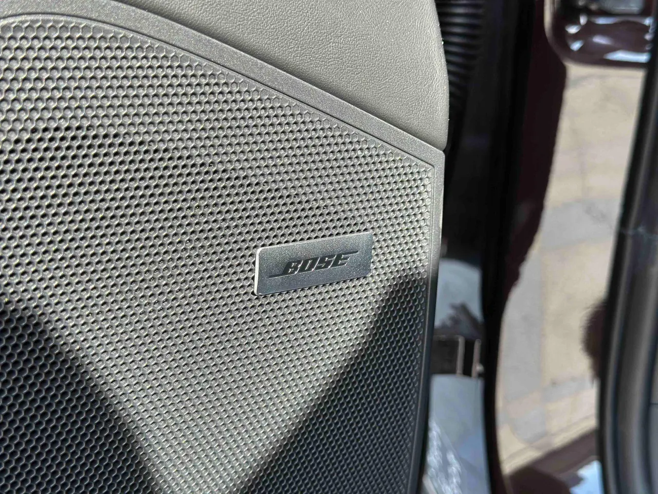 Porsche Cayenne New Energy (Imported) 2022 Cayenne Oil and Electric Hybrid 2.0T Platinum Automatic Gear 10