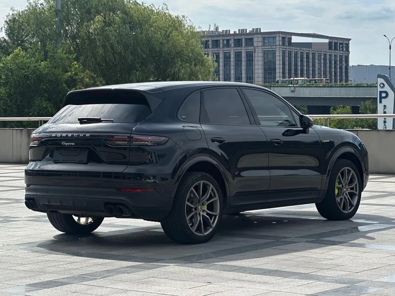 Porsche Cayenne New Energy (Imported) 2022 Cayenne Oil and Electric Hybrid 2.0T Platinum Automatic Gear 13