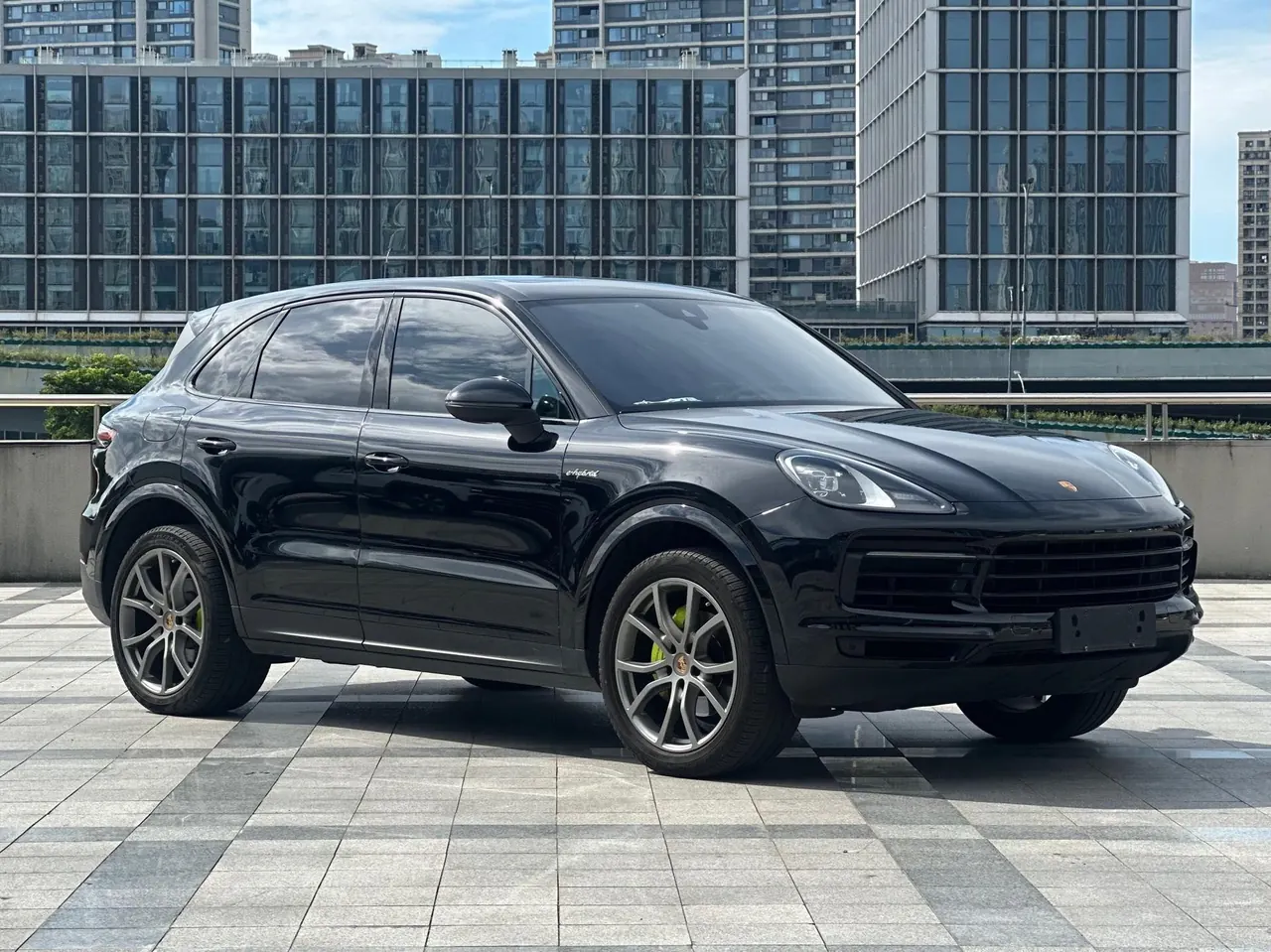Porsche Cayenne New Energy (Imported) 2022 Cayenne Oil and Electric Hybrid 2.0T Platinum Automatic Gear 3