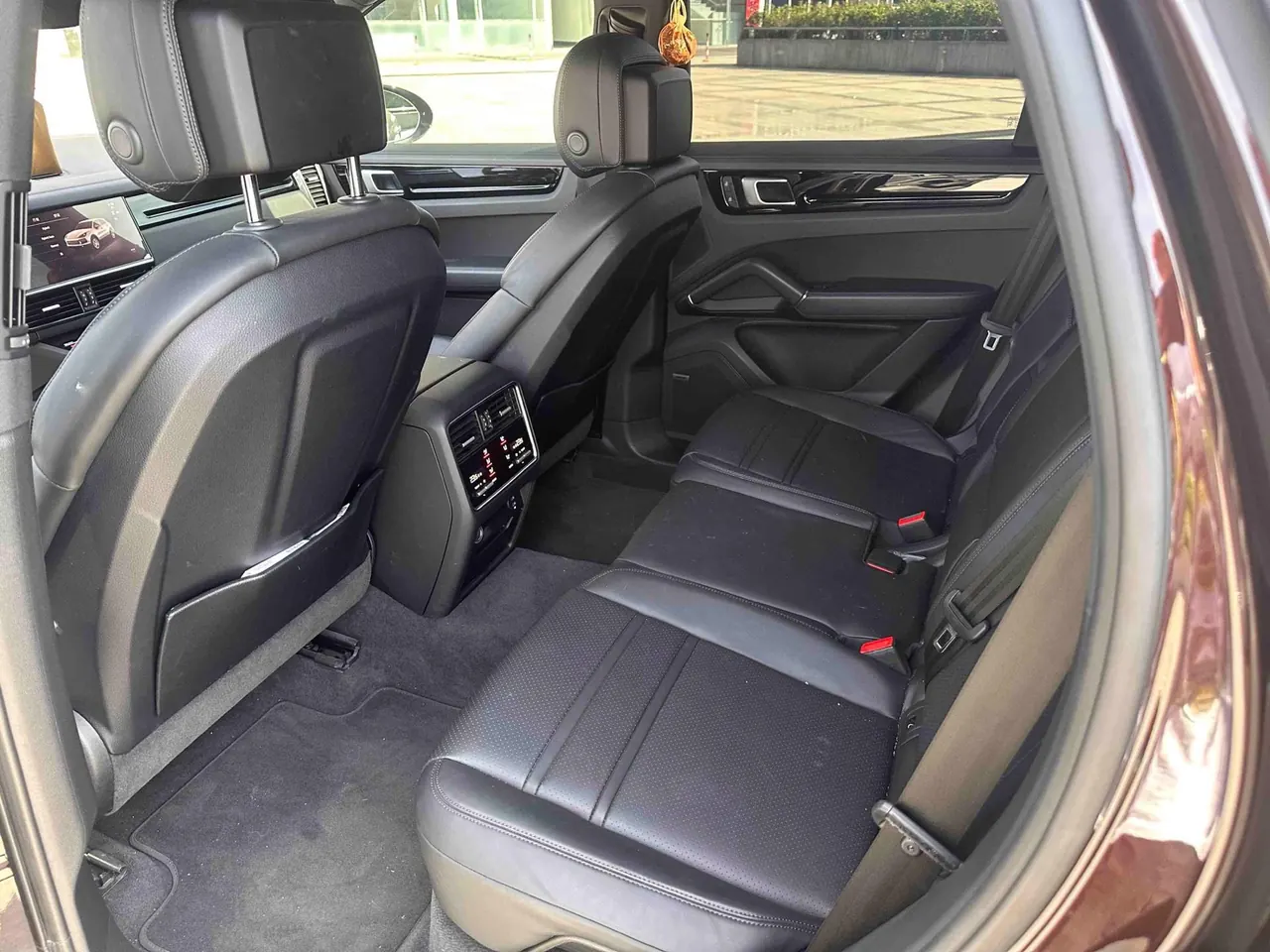 Porsche Cayenne New Energy (Imported) 2022 Cayenne Oil and Electric Hybrid 2.0T Platinum Automatic Gear 9