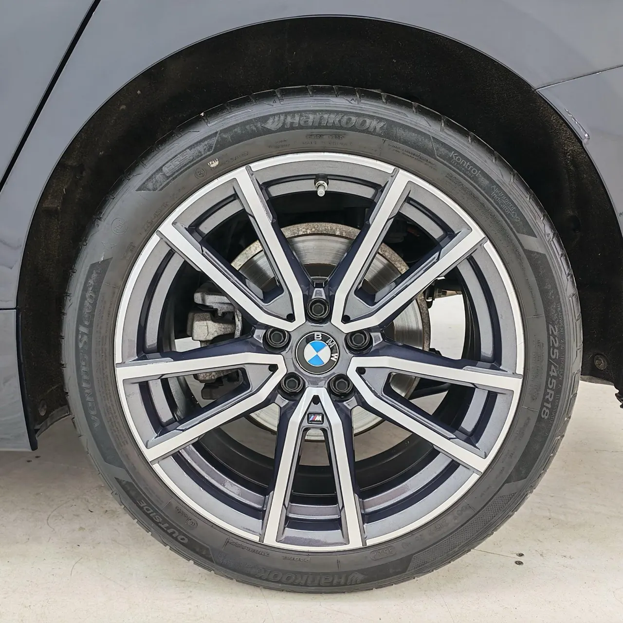 BMW 3 Series 2023 320Li 2.0T M Sports Suit Automatic Gear 12