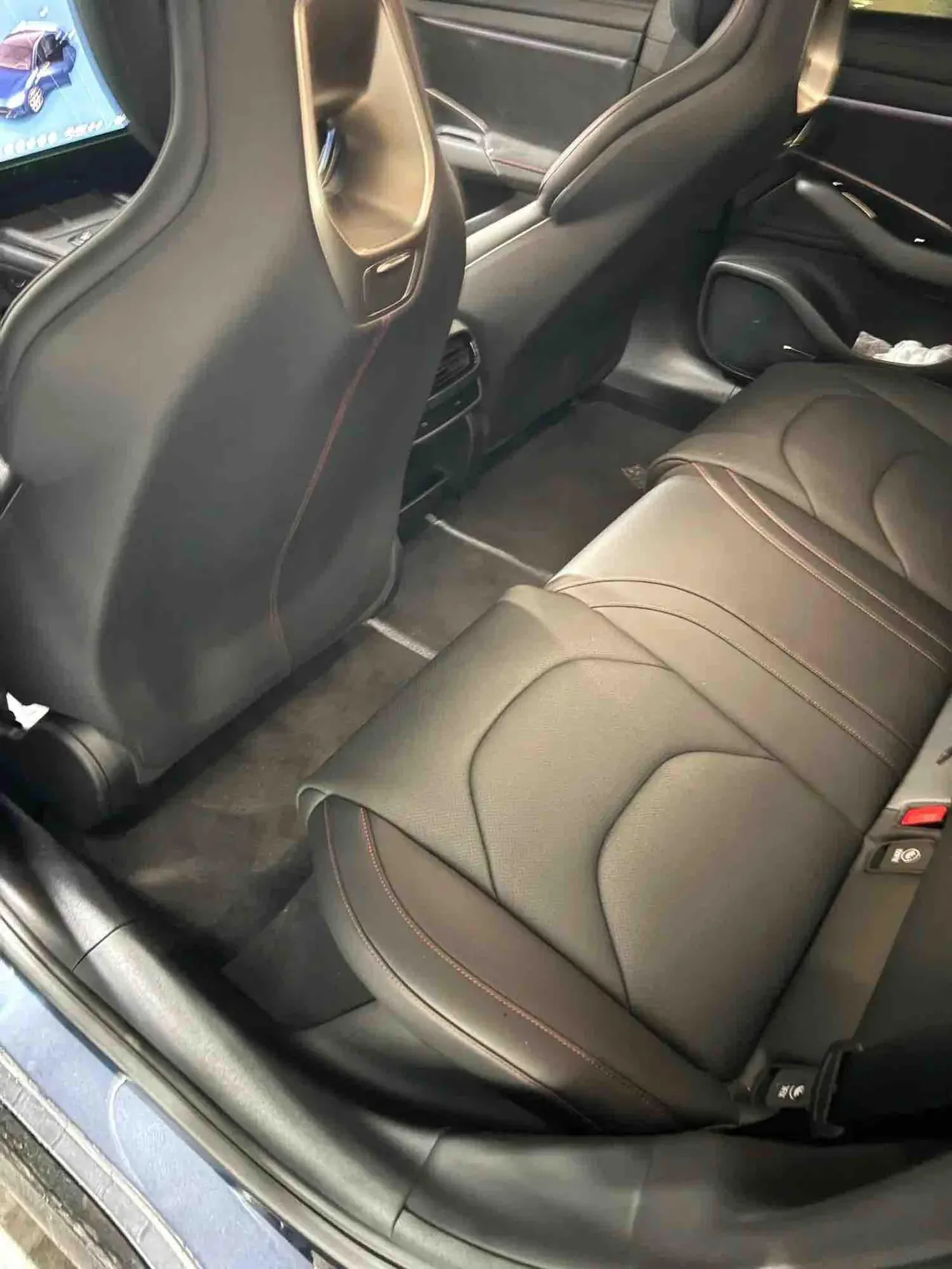 MI 2024 SU 7 700km Rear Drive Standard Founding Edition Automatic Gear 6