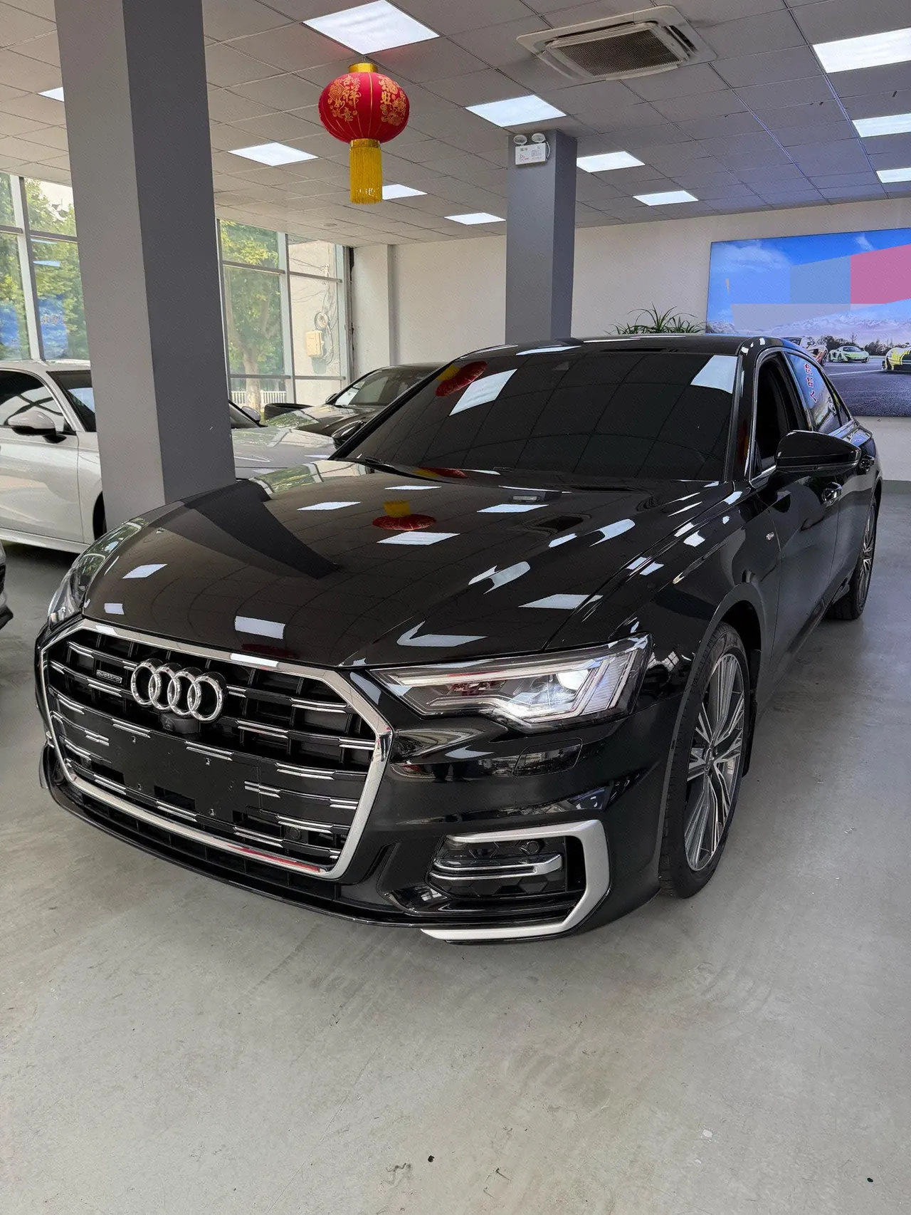 打开图片灯箱:Audi 2023 A6L 2.0TFSI 45TFSI Quattro Selected Dynamic (Modified) Automatic Gear