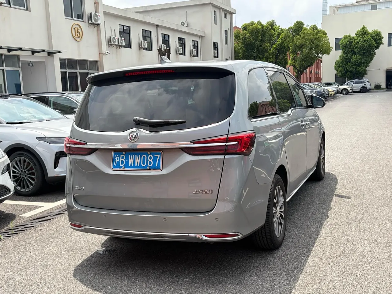 Buick 2023 GL8 Land Business Class 48V 2.0T 652T Luxury Automatic Gear 7