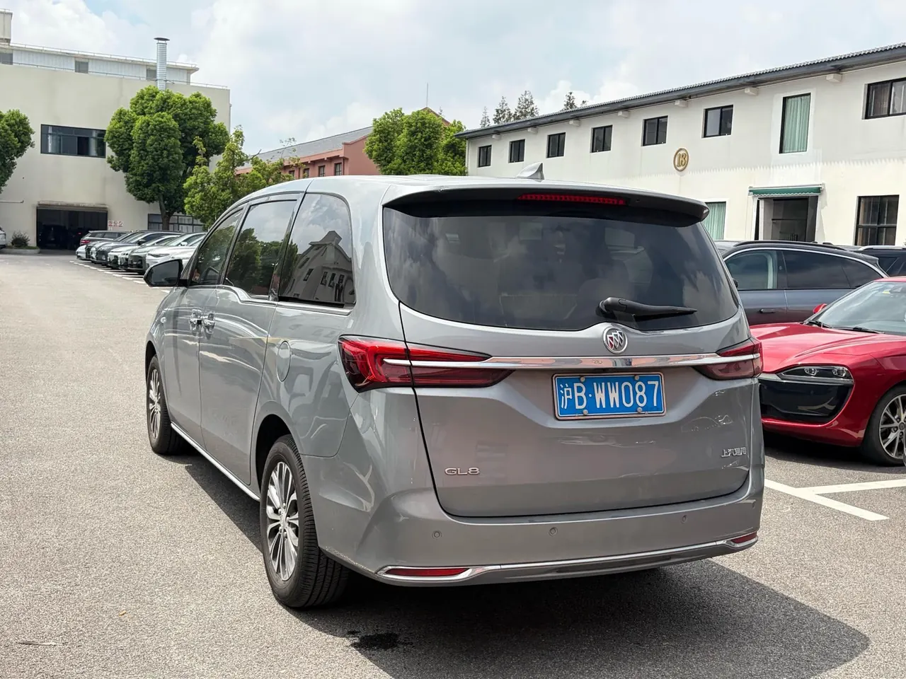 Buick 2023 GL8 Land Business Class 48V 2.0T 652T Luxury Automatic Gear 9