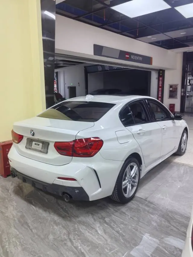 BMW 1 Series 2022 120i 1.5T M Sports Obsidian Night Edition Automatic Gear 9