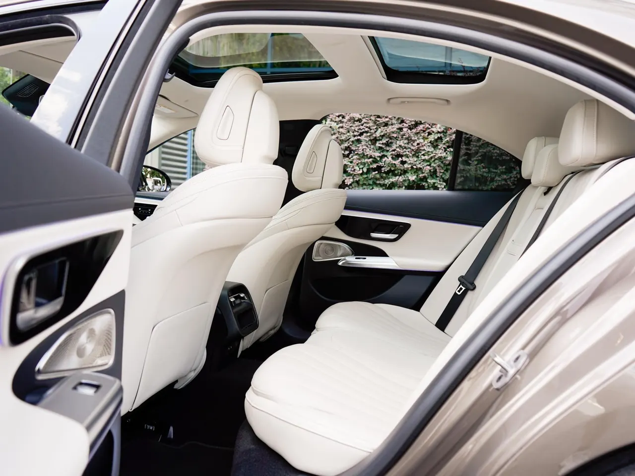 Mercedes Benz E-Class (Imported) 2024 E 300 48V 2.0T Luxury Sports Edition Automatic Gear 11