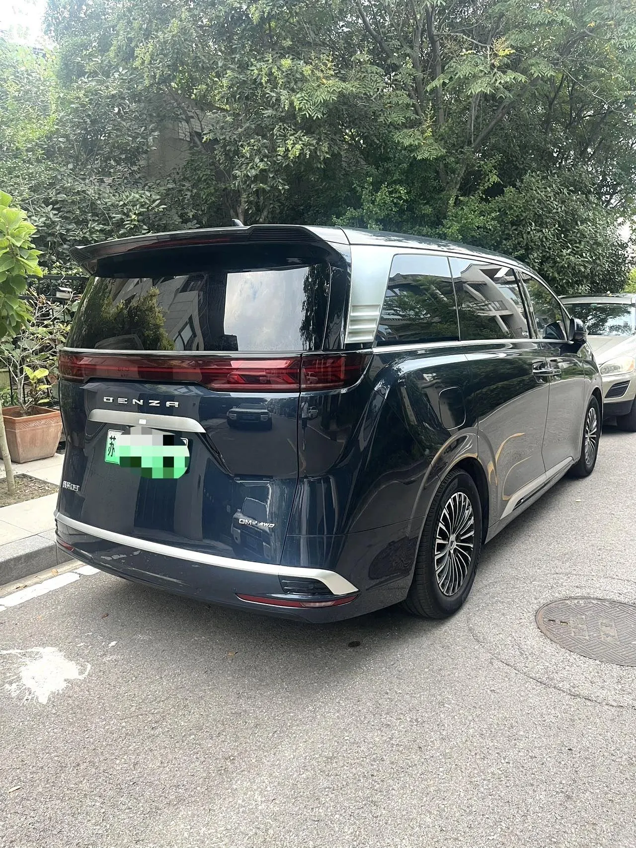 Denza 2022 Denza D9 DM-i 1.5T stepless 970 four-wheel drive flagship automatic gear 3