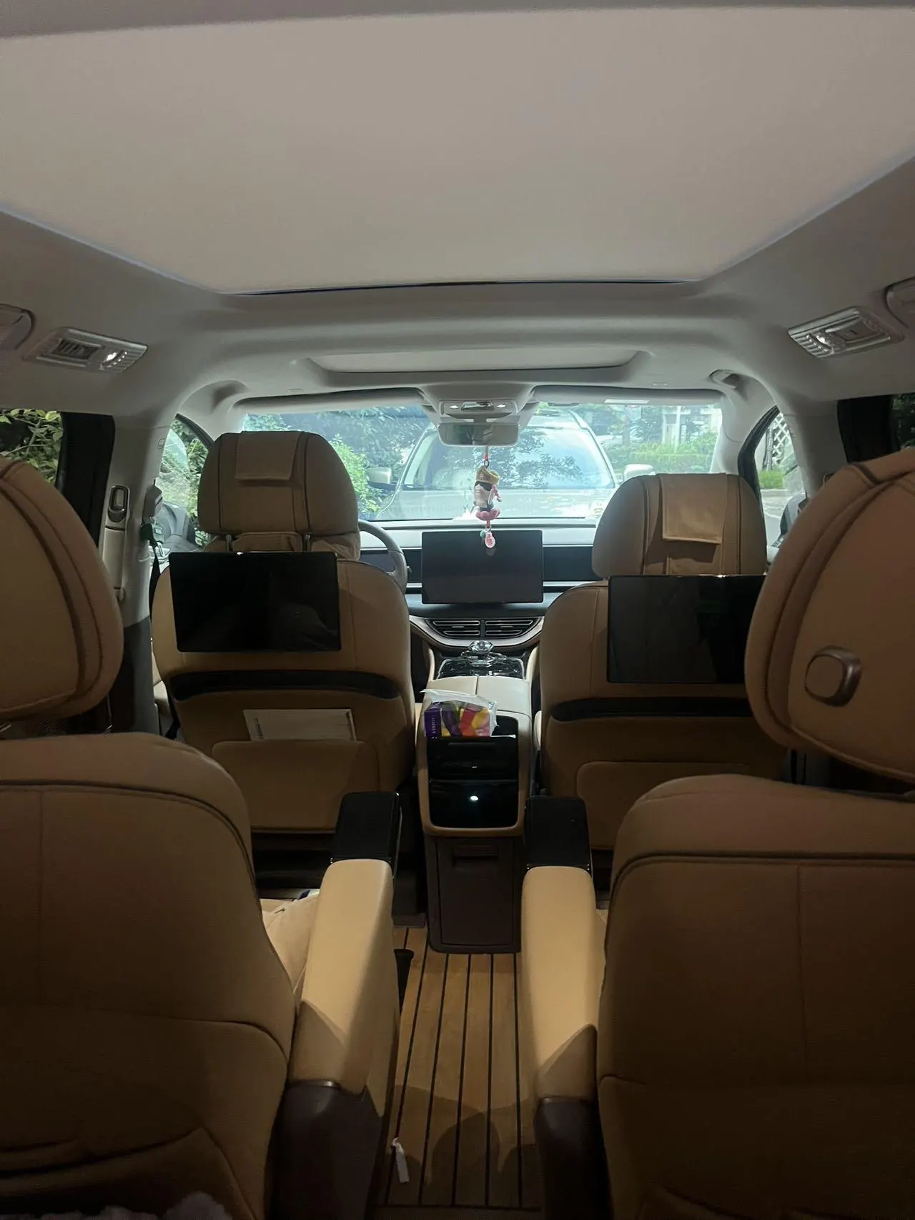 Denza 2022 Denza D9 DM-i 1.5T stepless 970 four-wheel drive flagship automatic gear 8