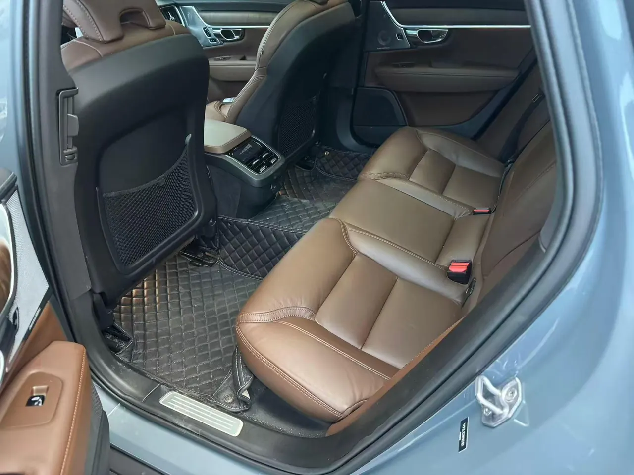 Volvo V90 (Imported) 2022 V90 Cross Country 2.0T B5 AWD Smart Edition Automatic Gear 4