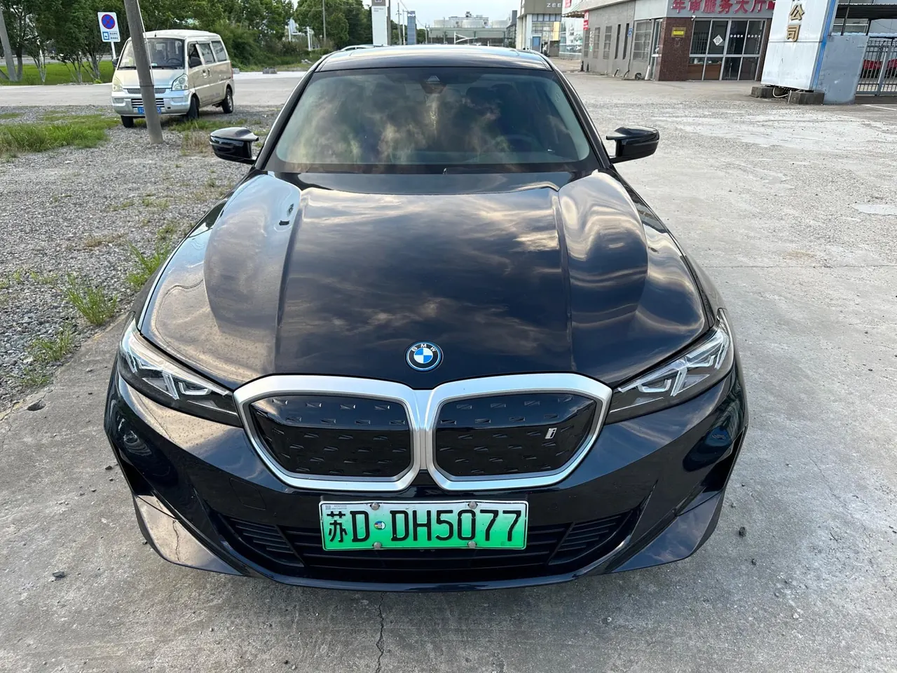 BMW 2022 i3 eDrive 35L automatic gear 2