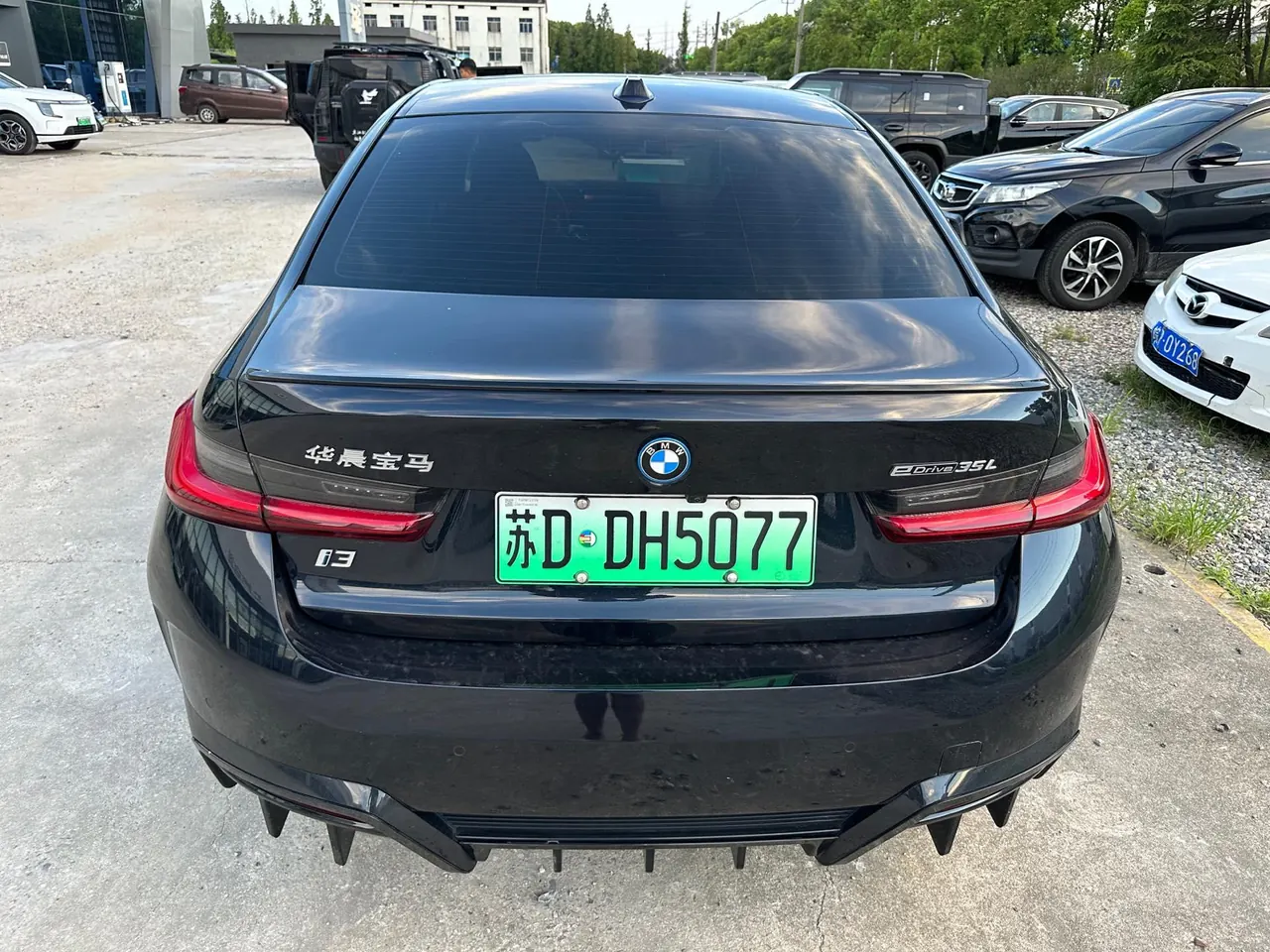 BMW 2022 i3 eDrive 35L automatic gear 3